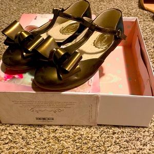 Joyfolie Arianna in Bronze youth size 3, new in box